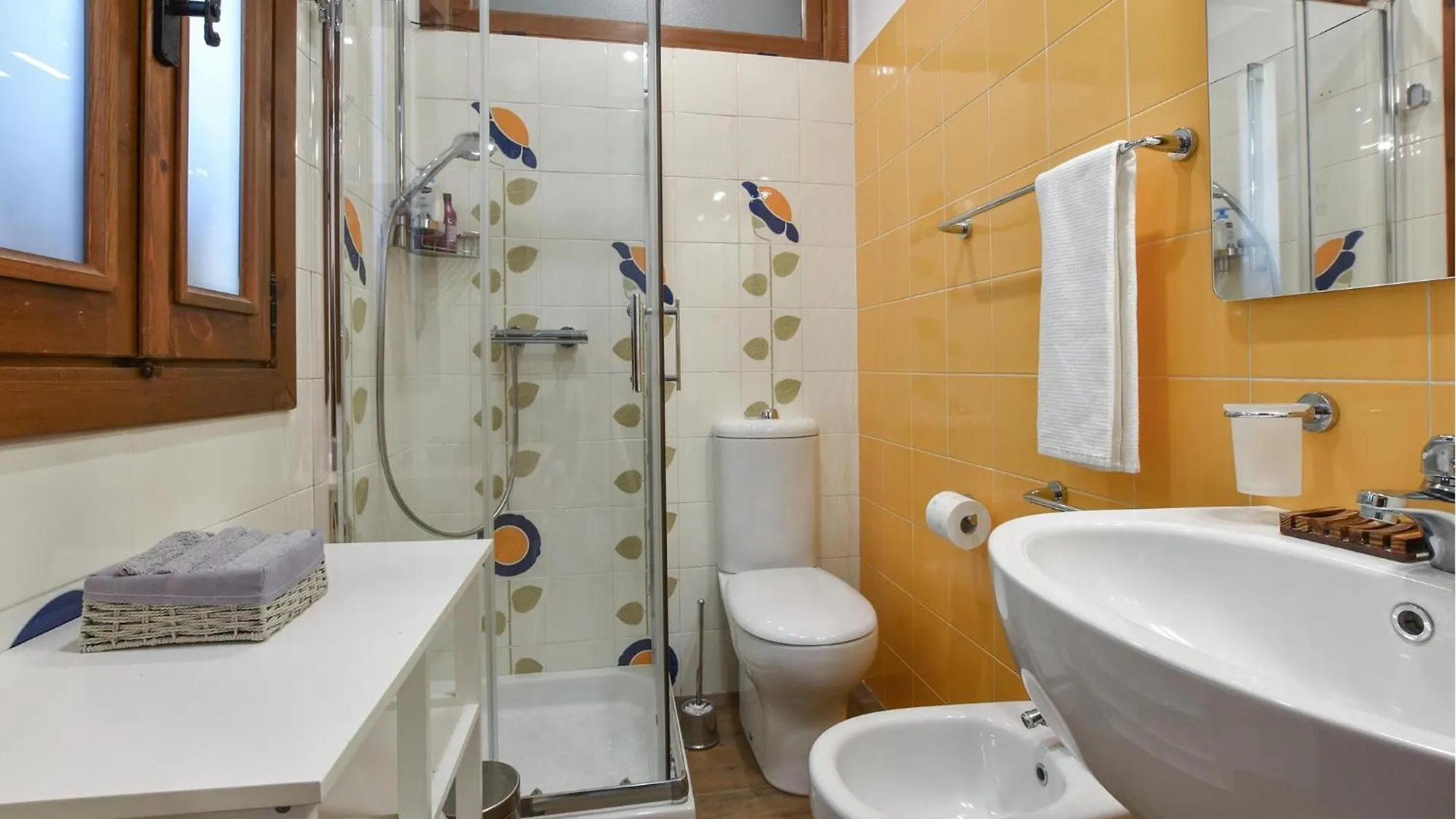 Vakantiehuis 3 Bedroom Lovely Home In Trecastagni